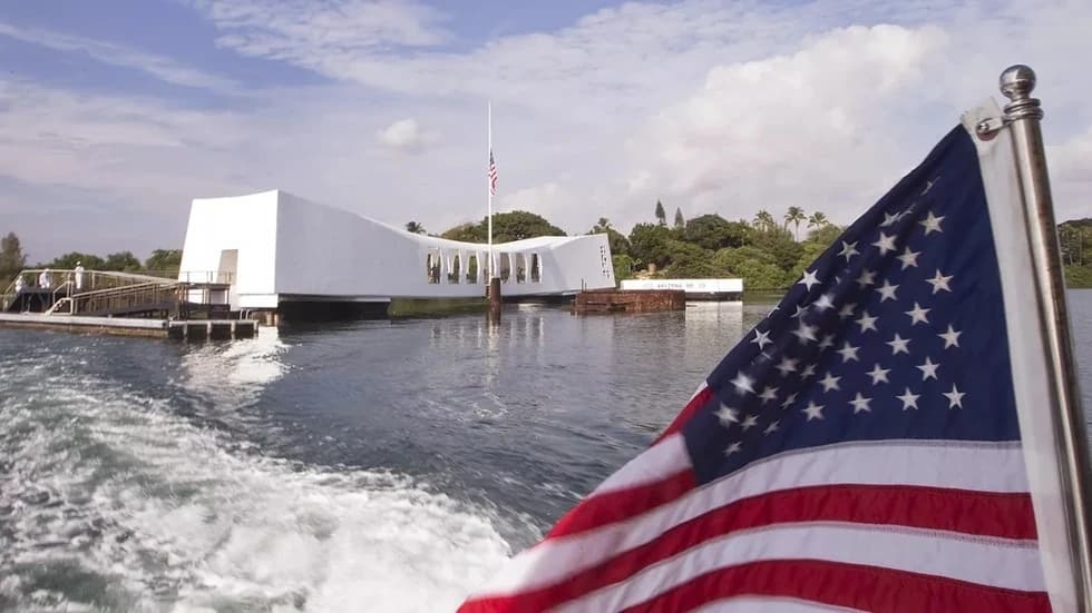 أمثولة هاواي ومصير غرينلاند!