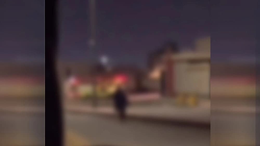 السعودية.. فيديو رجل يعتدي على امرأة والأمن يعلق