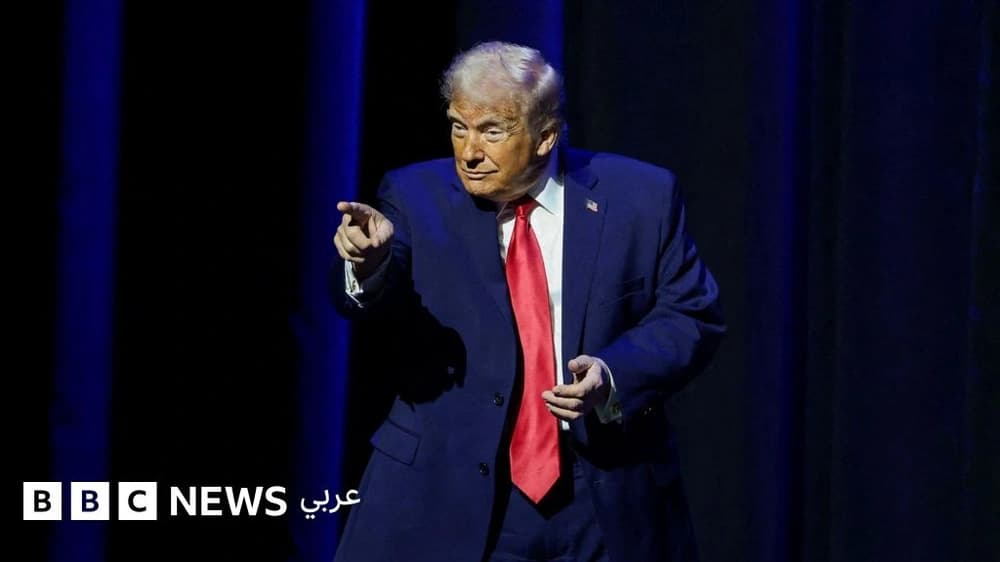 دونالد ترامب يحذف مقطع فيديو يتضمن محتوى عنصرياً يُظهر أوباما وعقيلته على هيئة قردين