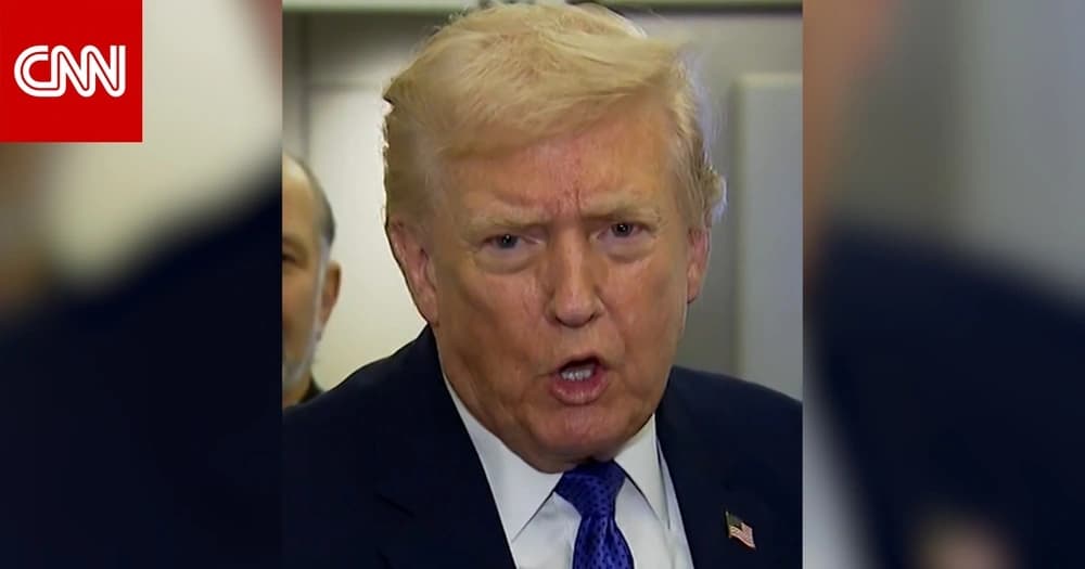 شاهد.. ترامب يلوم أحد موظفيه على نشر فيديو لأوباما وزوجته بهيئة قردين