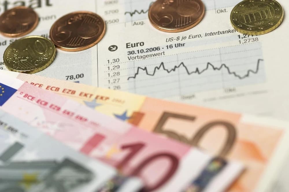 أسهم أوروبا تبلغ ذروة قياسية