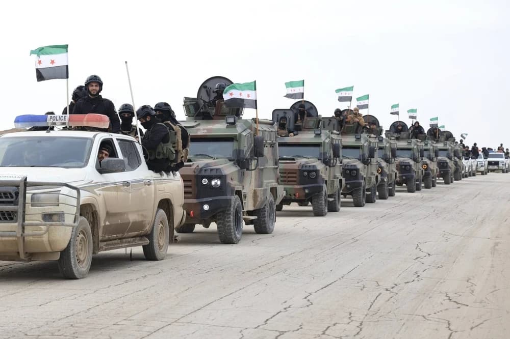 وحدات من الداخلية السورية تدخل إلى القامشلي بموجب الاتفاق مع "قسد"